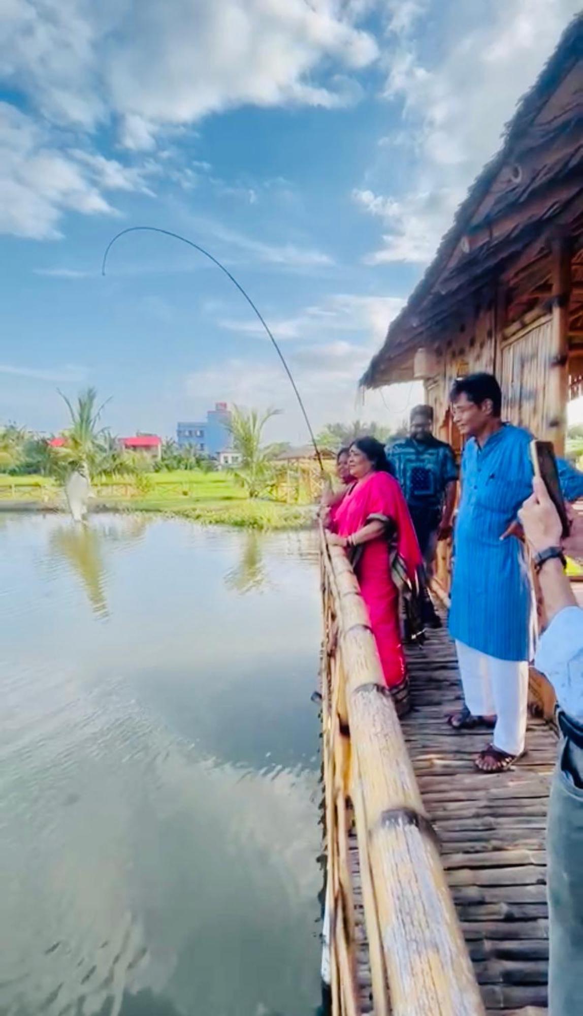 Palli Bangla Resort, Near Ruby Hospital, Anandapur Kalkutta Exterior foto